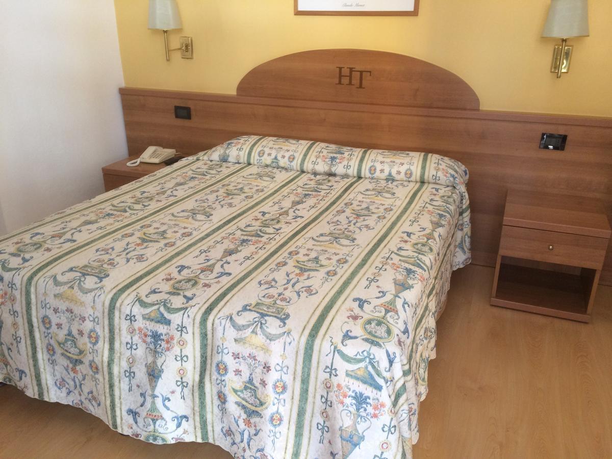 Hotel Tritone Caorle Exterior photo